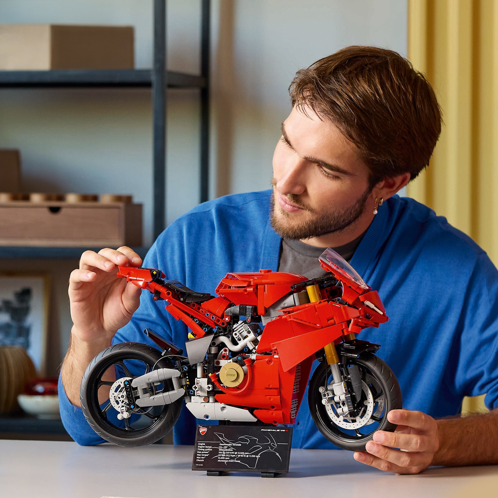 LEGO Technic Ducati Panigale V4 S Motorcycle 42202 (8776119156962)